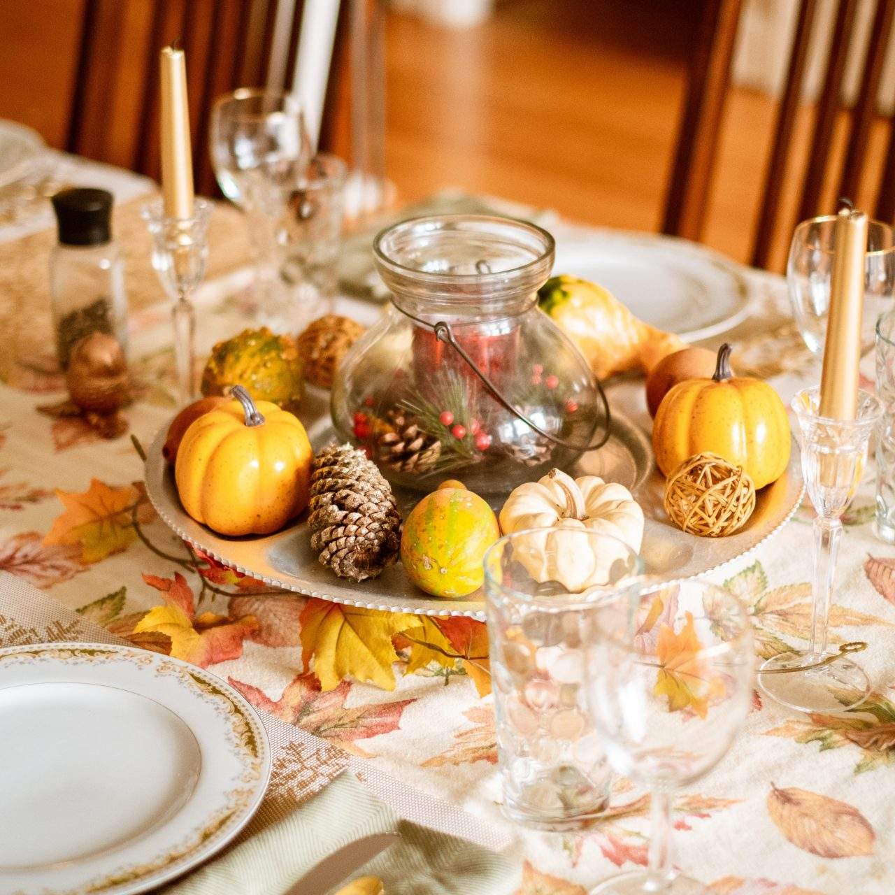 Thanksgiving table decor